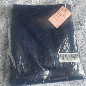 Quince cashmere sweatpants, in navy, size XL. Brand new never opened